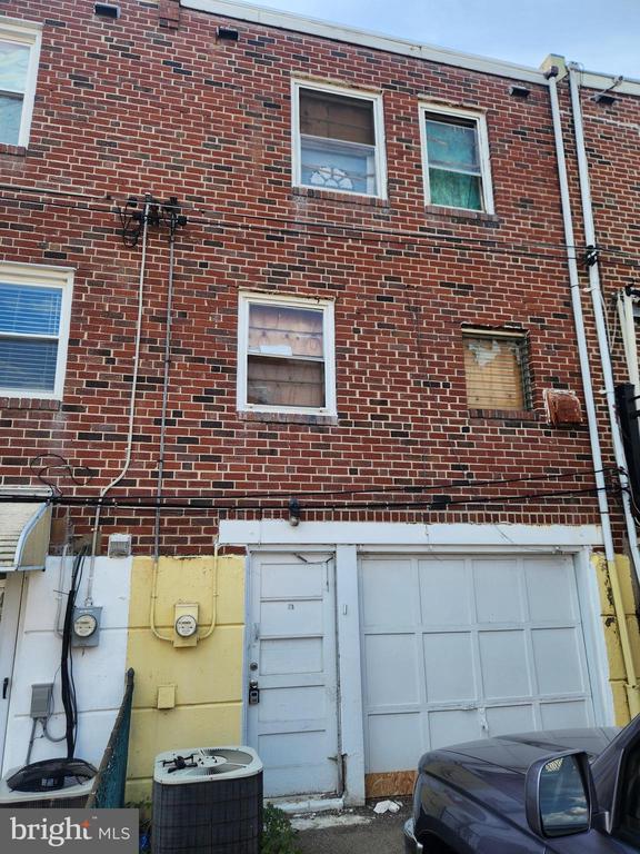 8617 GILLESPIE STREET
