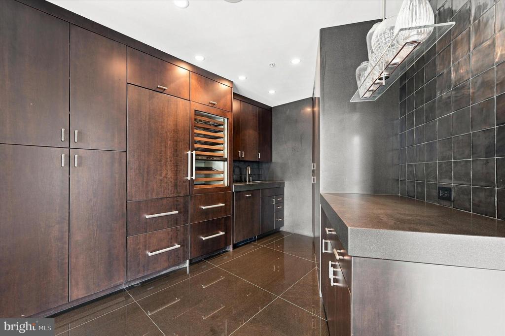 1414 S PENN SQUARE Unit: 6B