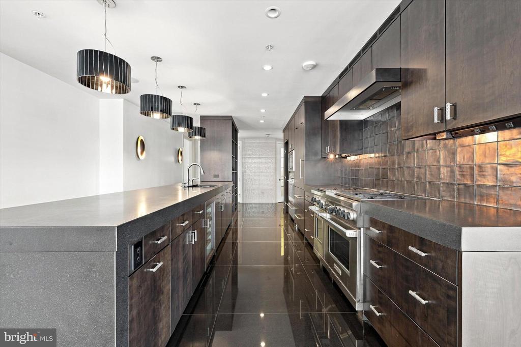 1414 S PENN SQUARE Unit: 6B