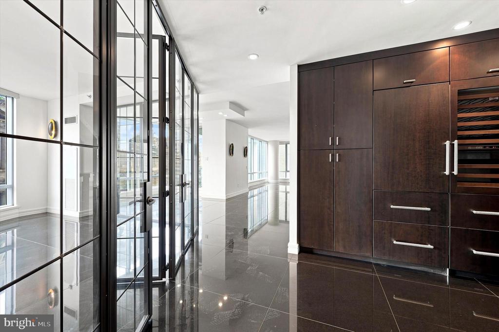 1414 S PENN SQUARE Unit: 6B