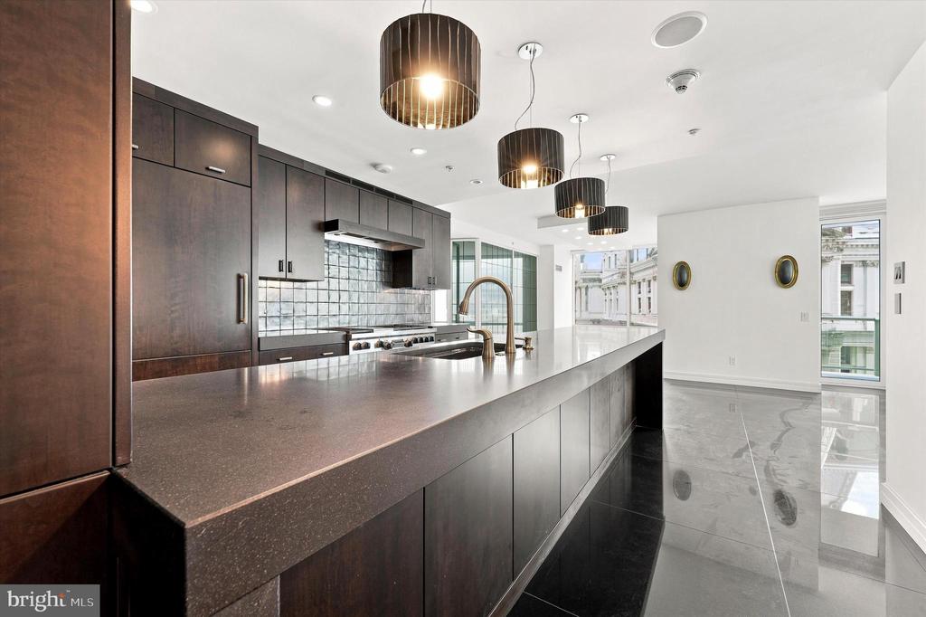 1414 S PENN SQUARE Unit: 6B