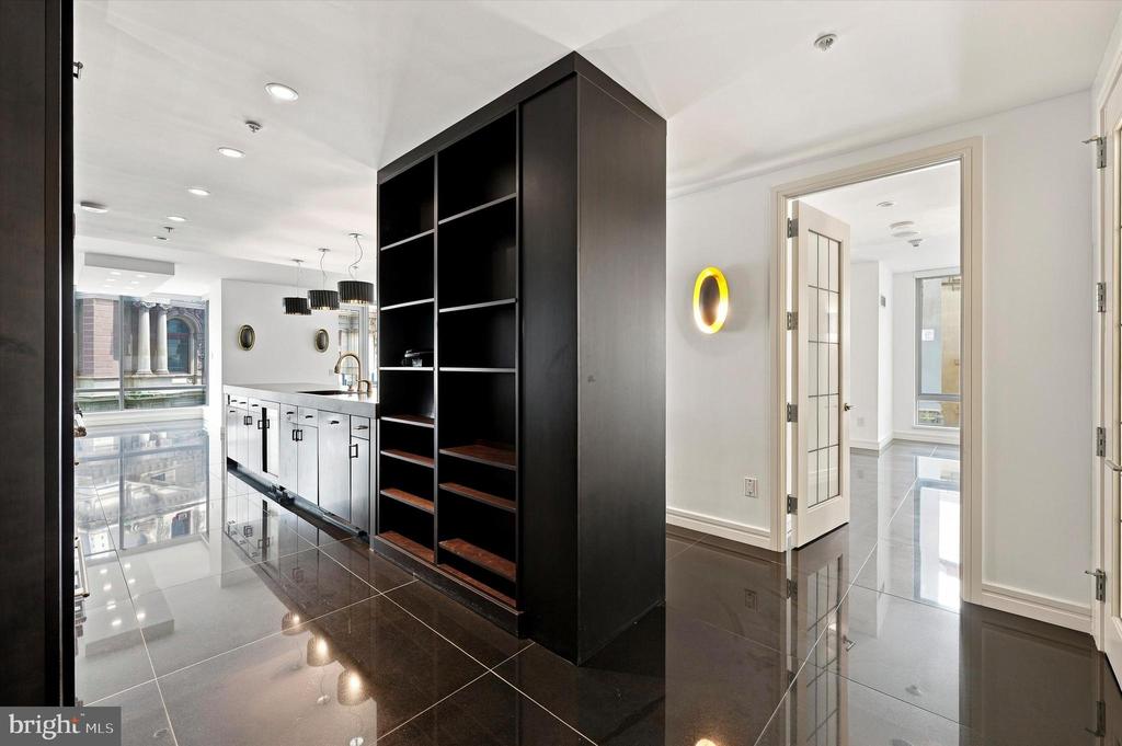 1414 S PENN SQUARE Unit: 6B