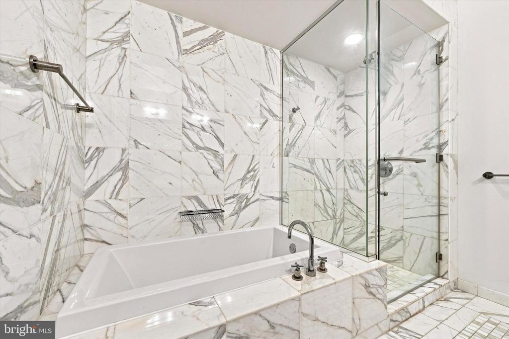 1414 S PENN SQUARE Unit: 6B
