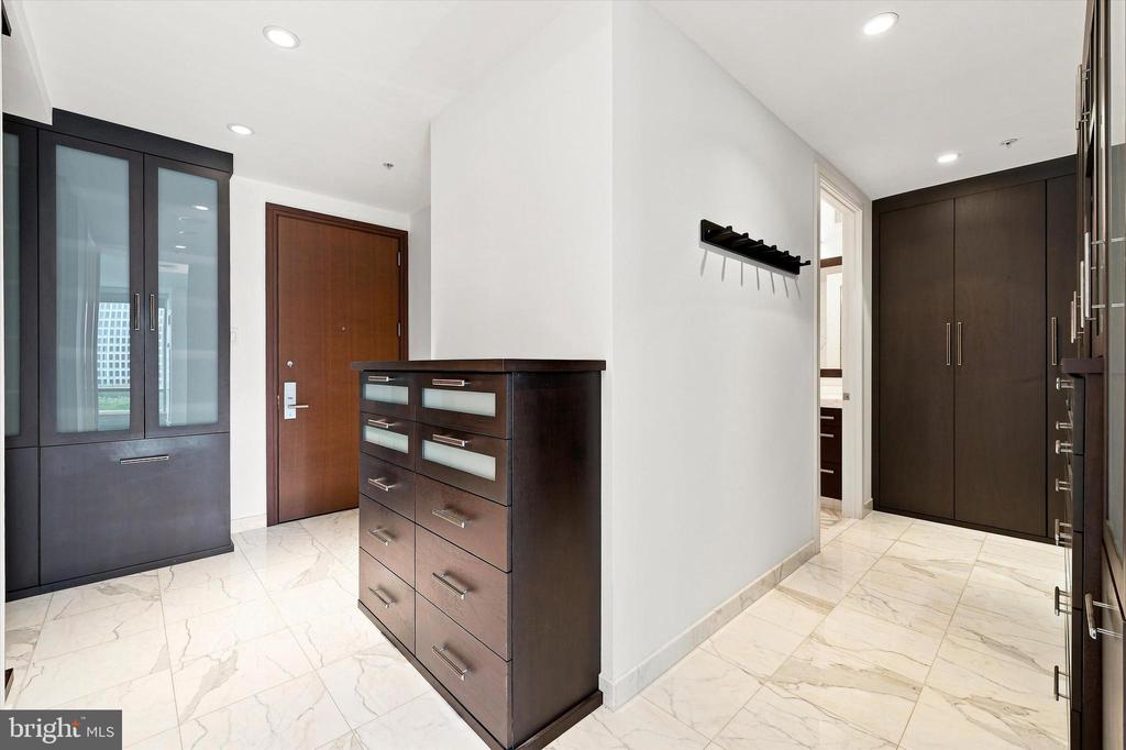 1414 S PENN SQUARE Unit: 6B