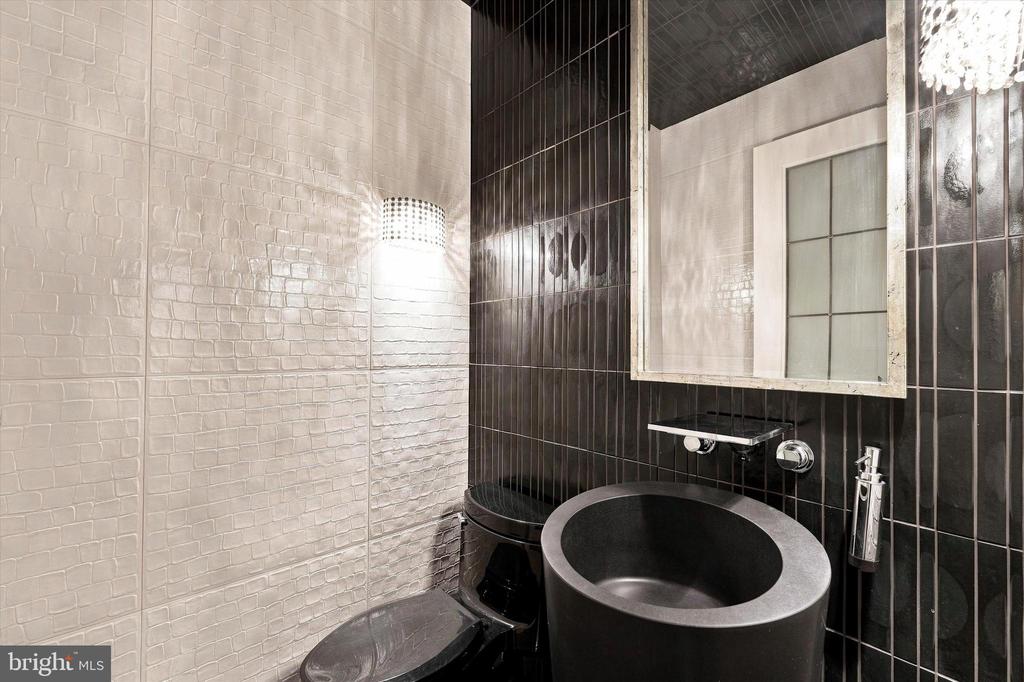 1414 S PENN SQUARE Unit: 6B