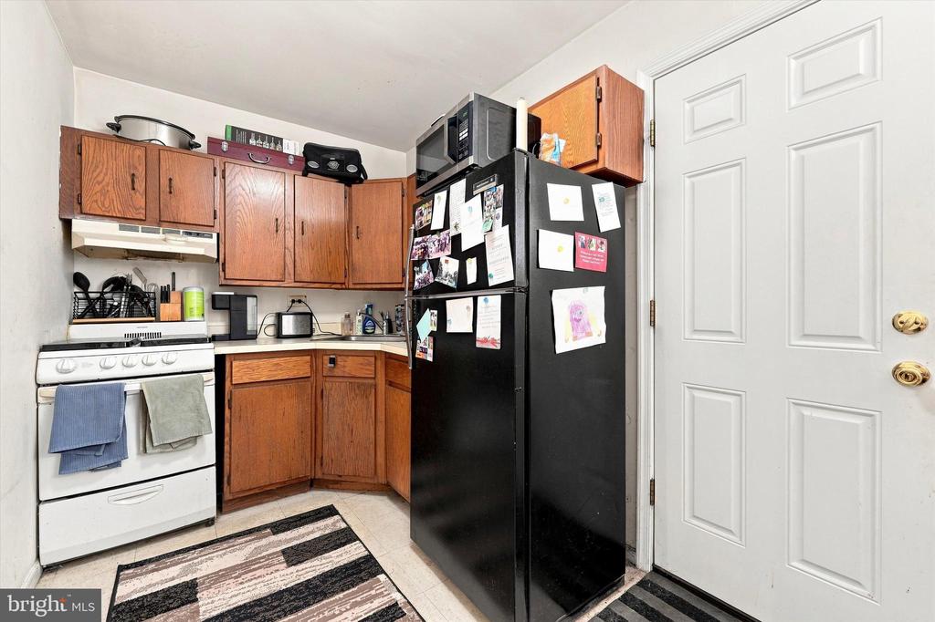 620 CATHARINE STREET Unit: 1