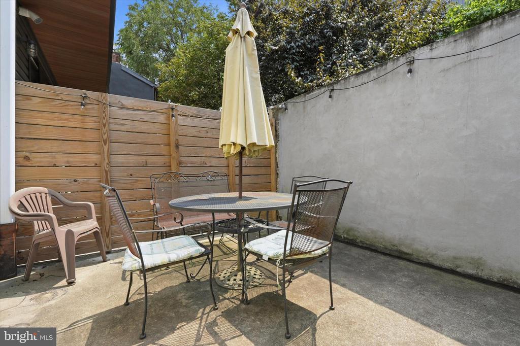 620 CATHARINE STREET Unit: 1