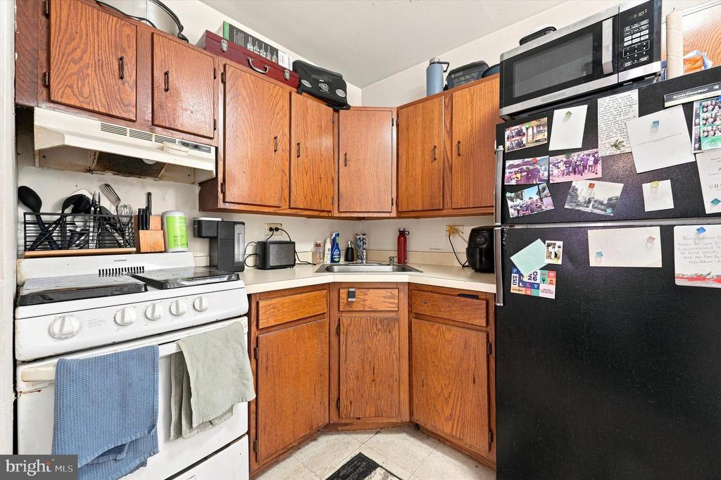 620 CATHARINE STREET Unit: 1