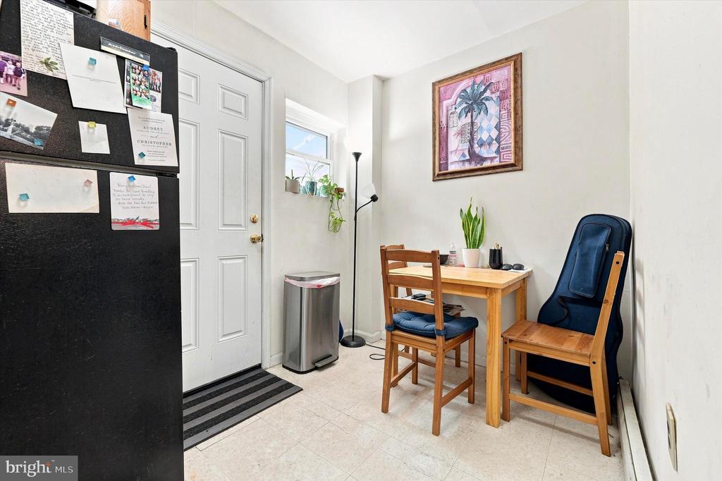 620 CATHARINE STREET Unit: 1