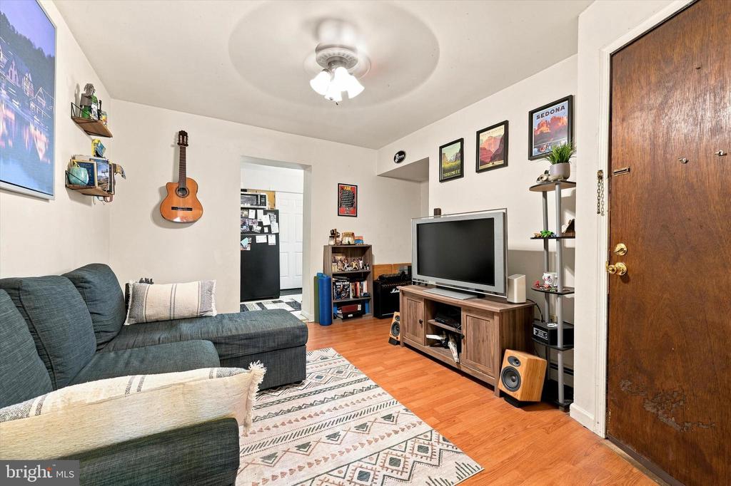 620 CATHARINE STREET Unit: 1