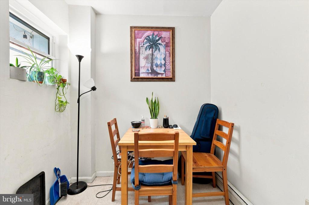 620 CATHARINE STREET Unit: 1