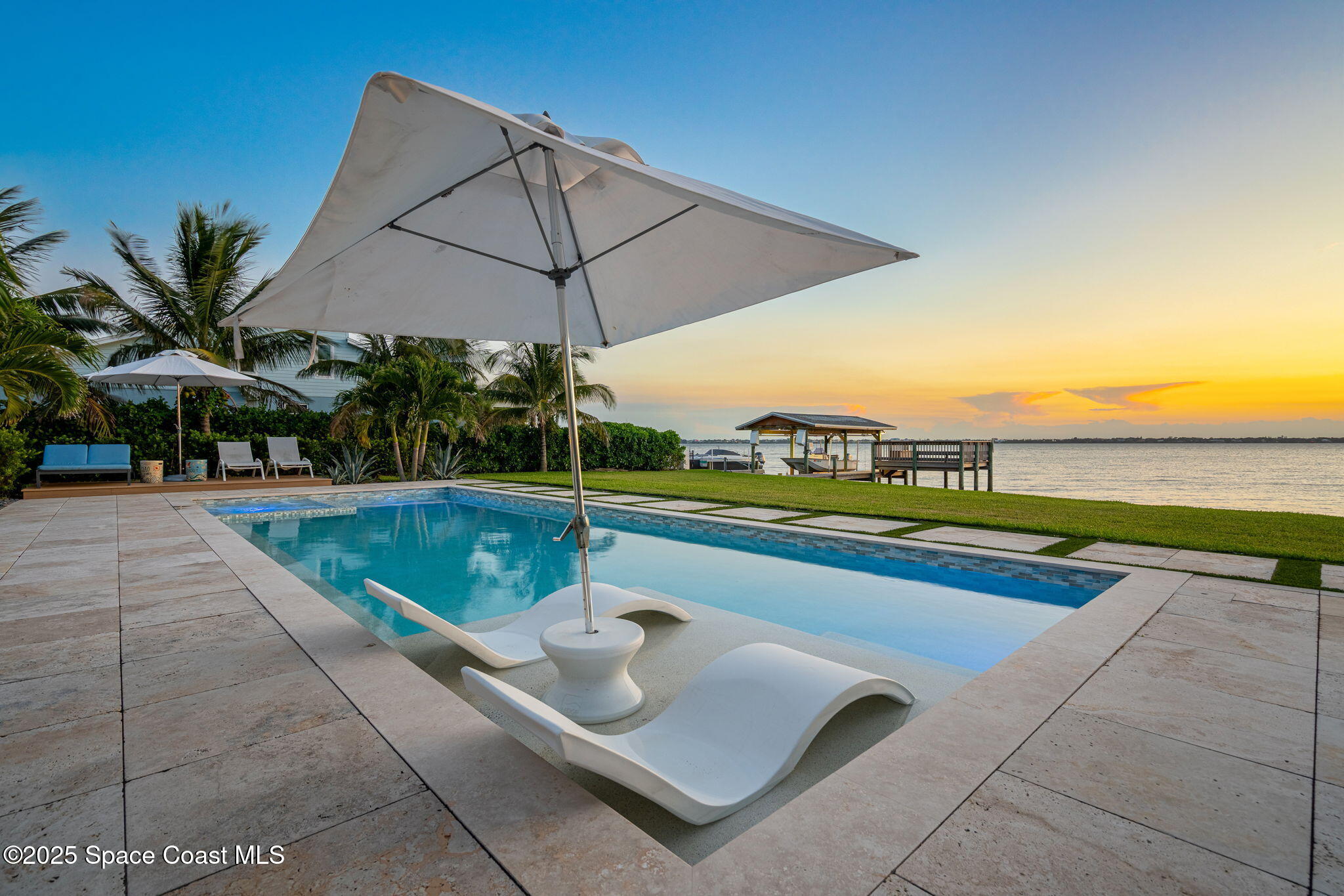 2600 N Riverside Drive