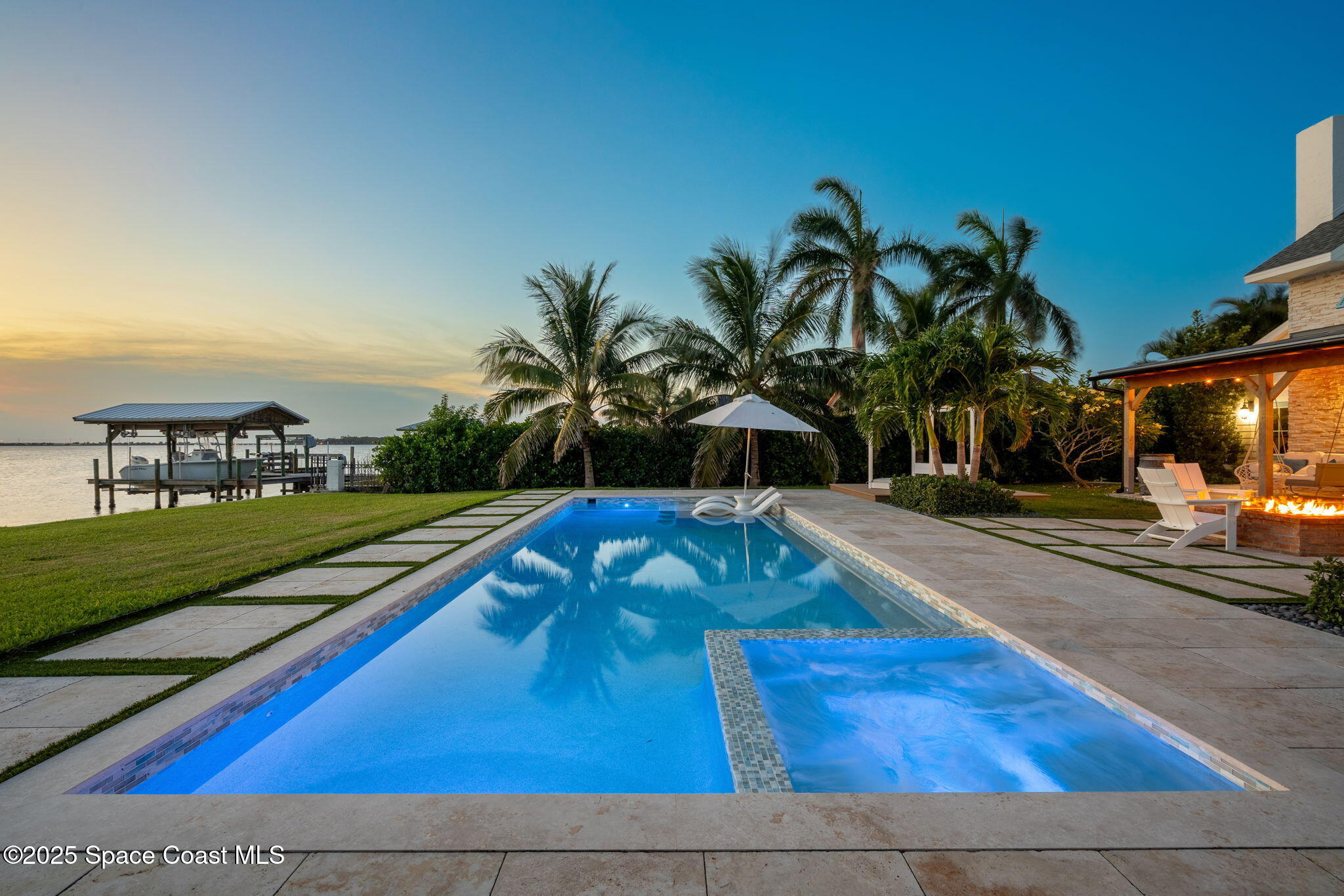 2600 N Riverside Drive