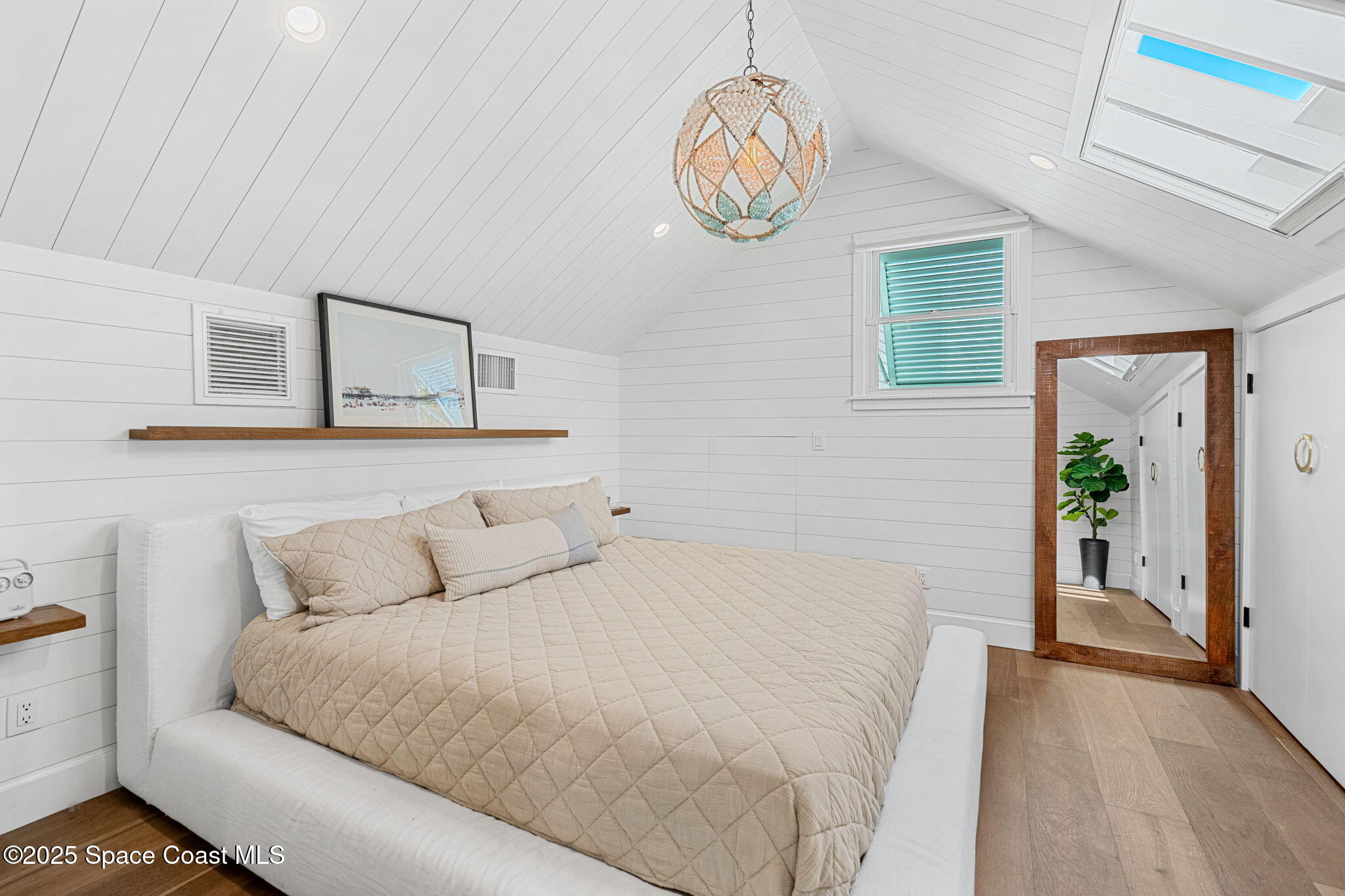 2600 N Riverside Drive