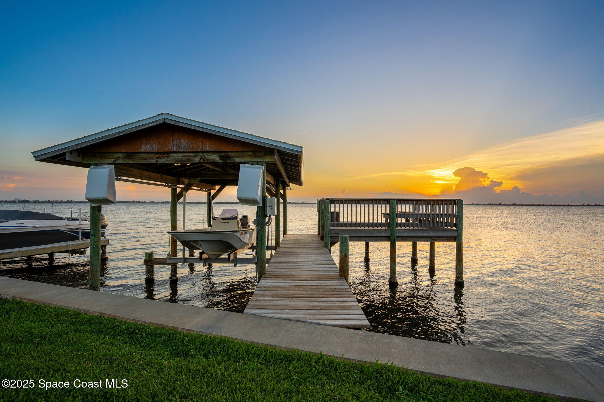 2600 N Riverside Drive