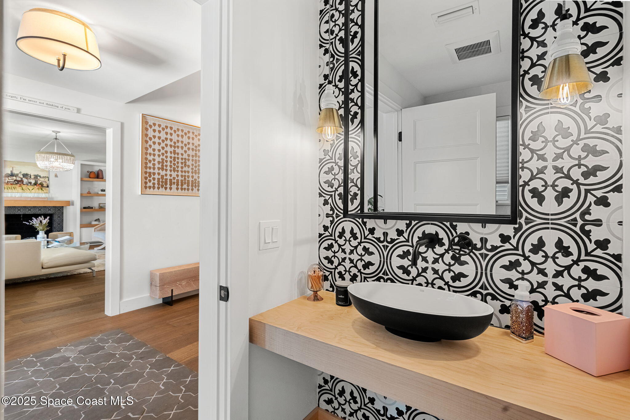 2600 N Riverside Drive