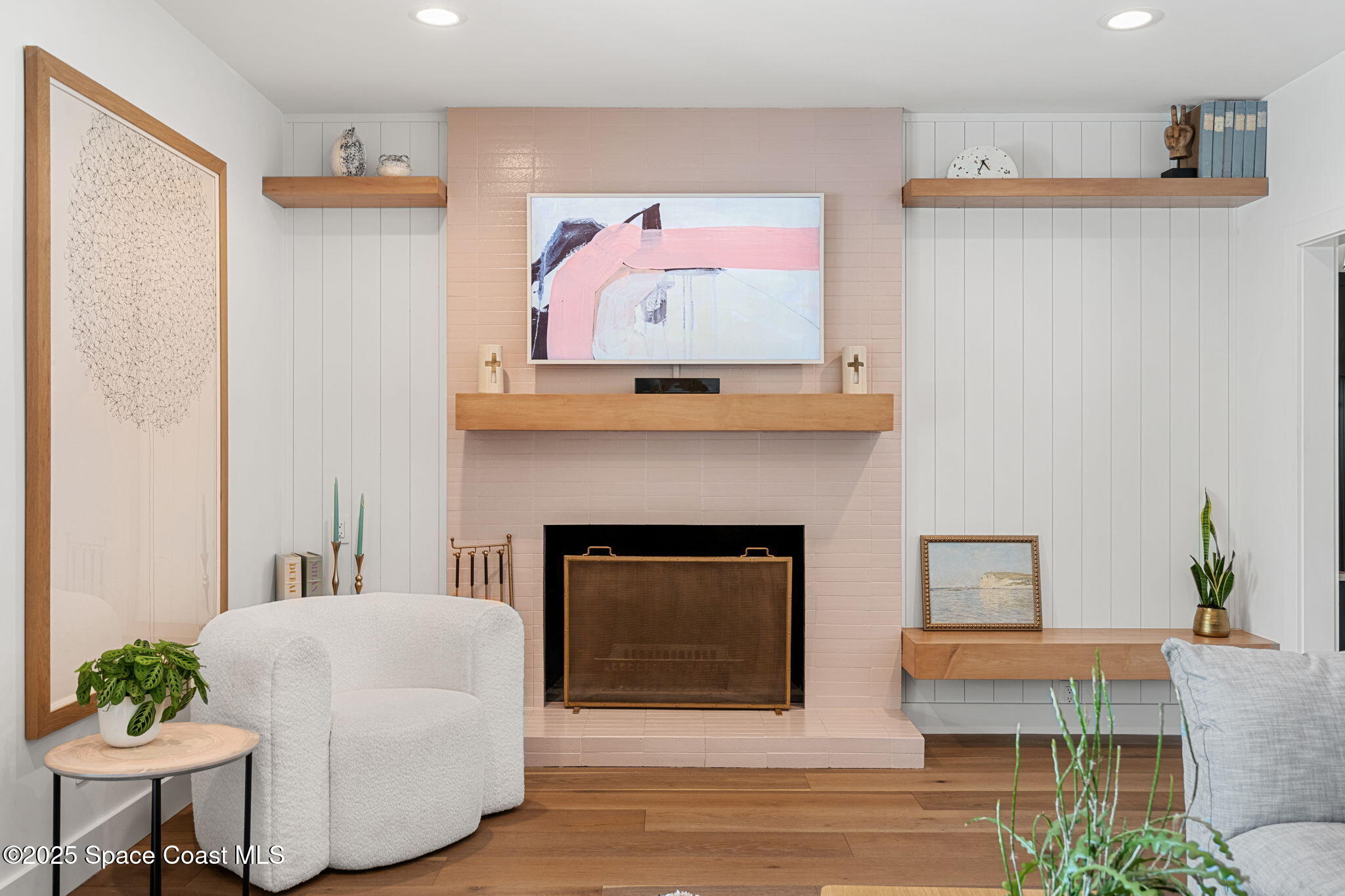 2600 N Riverside Drive