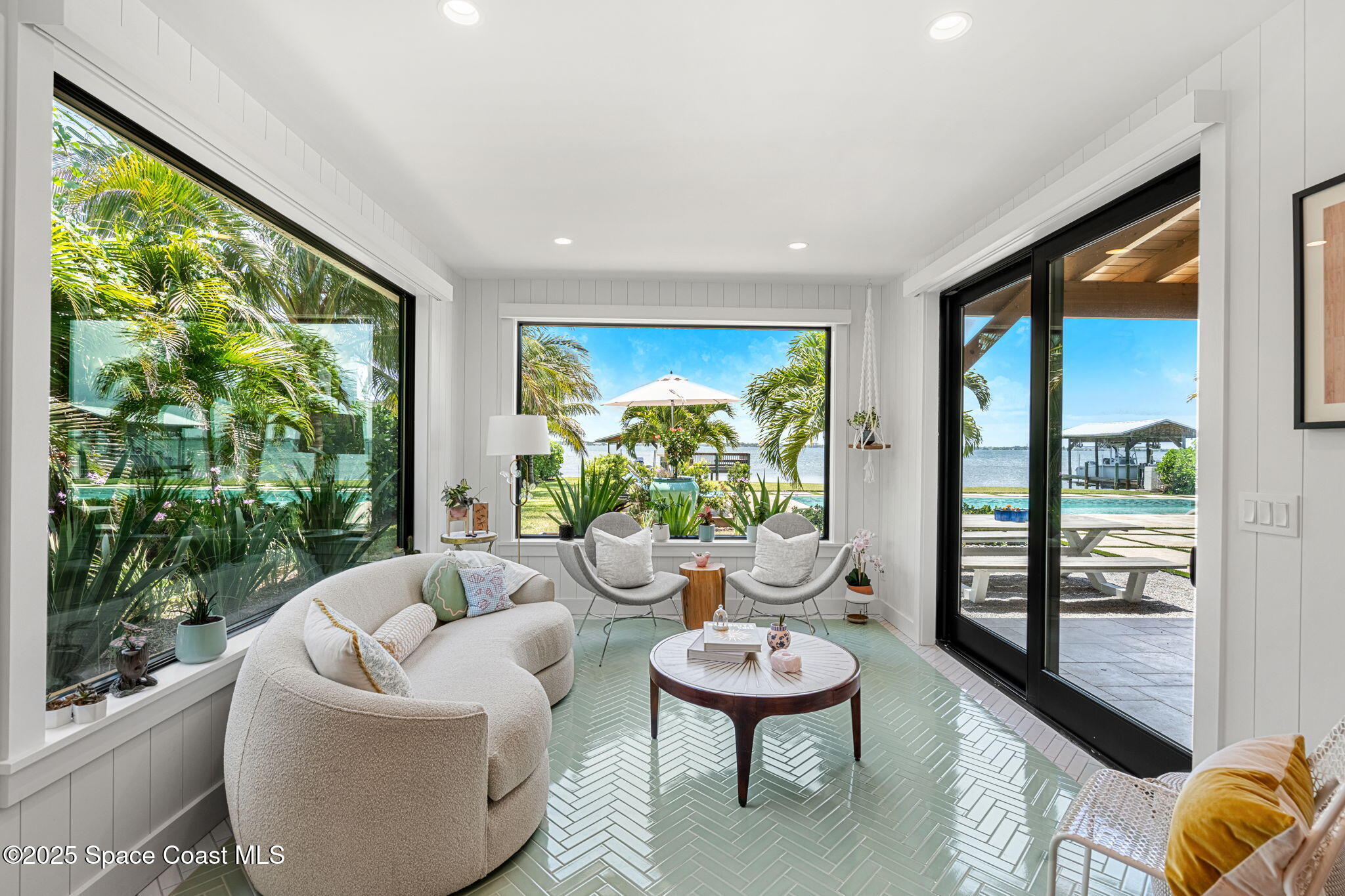 2600 N Riverside Drive