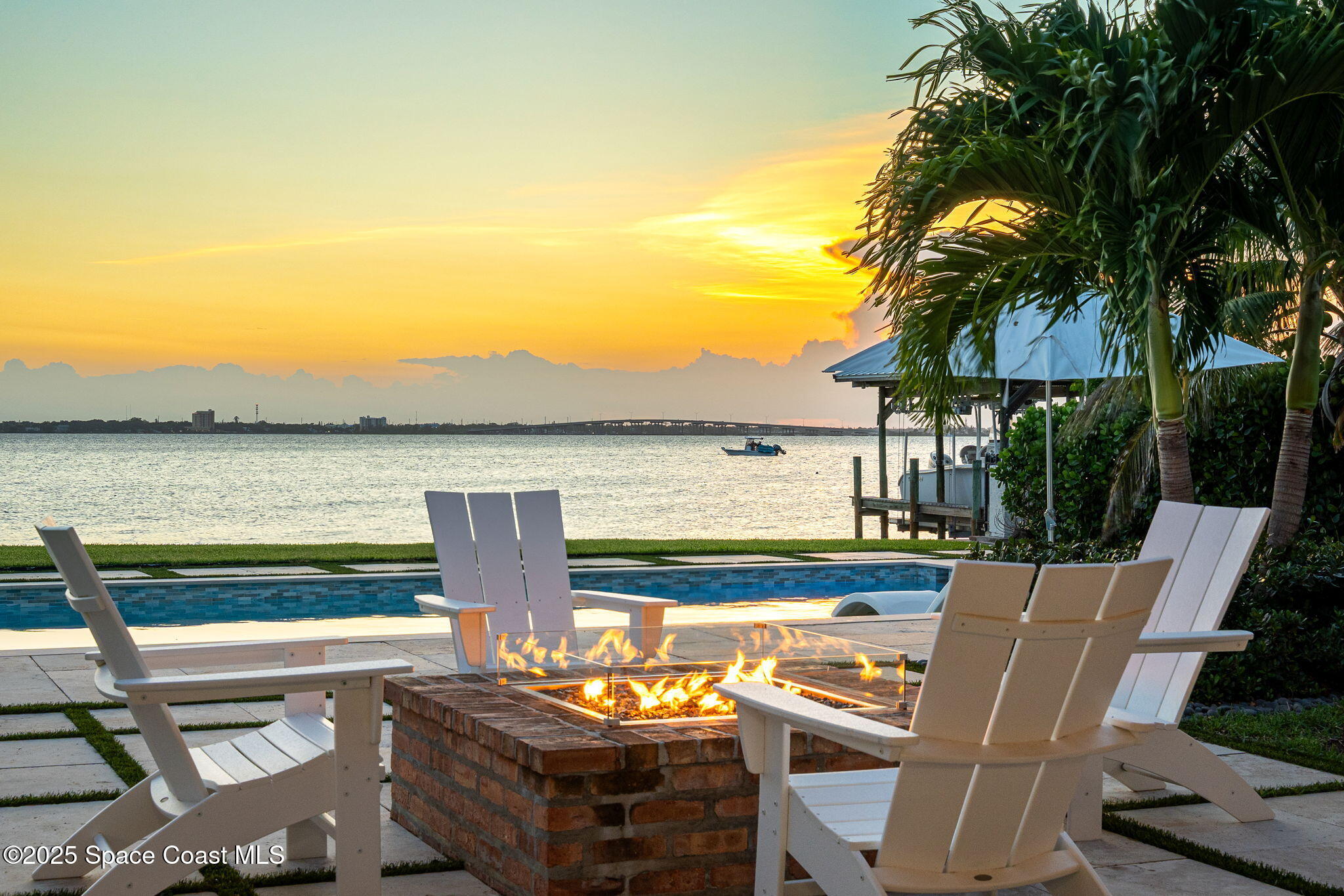 2600 N Riverside Drive