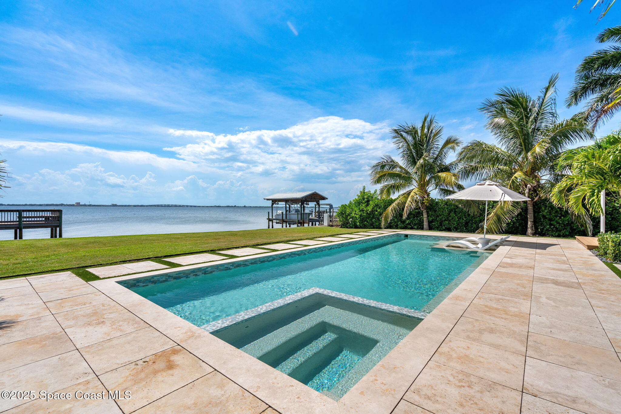 2600 N Riverside Drive