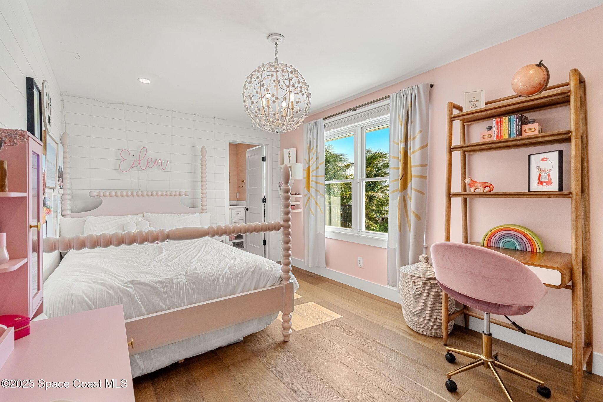 2600 N Riverside Drive