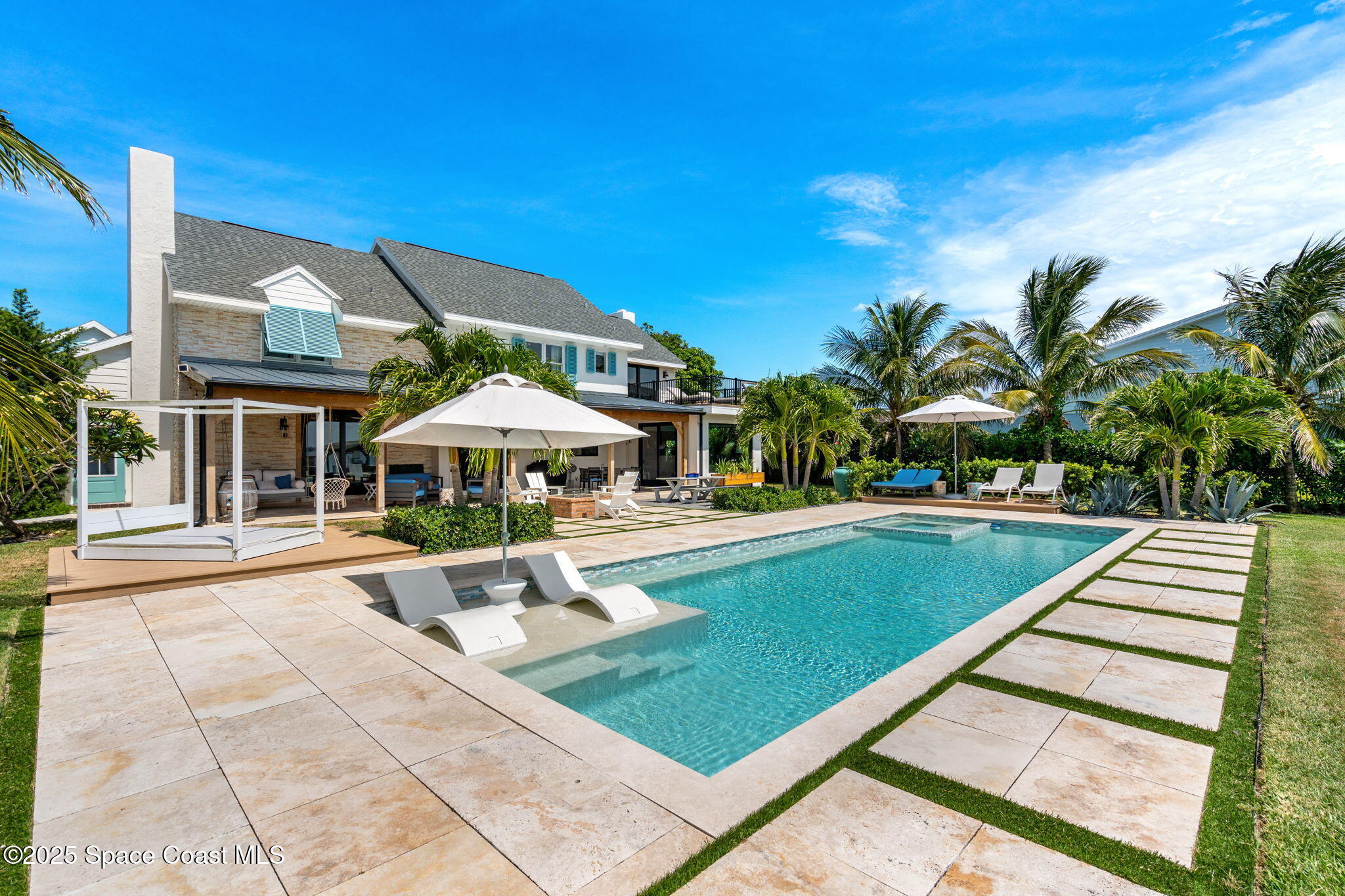 2600 N Riverside Drive