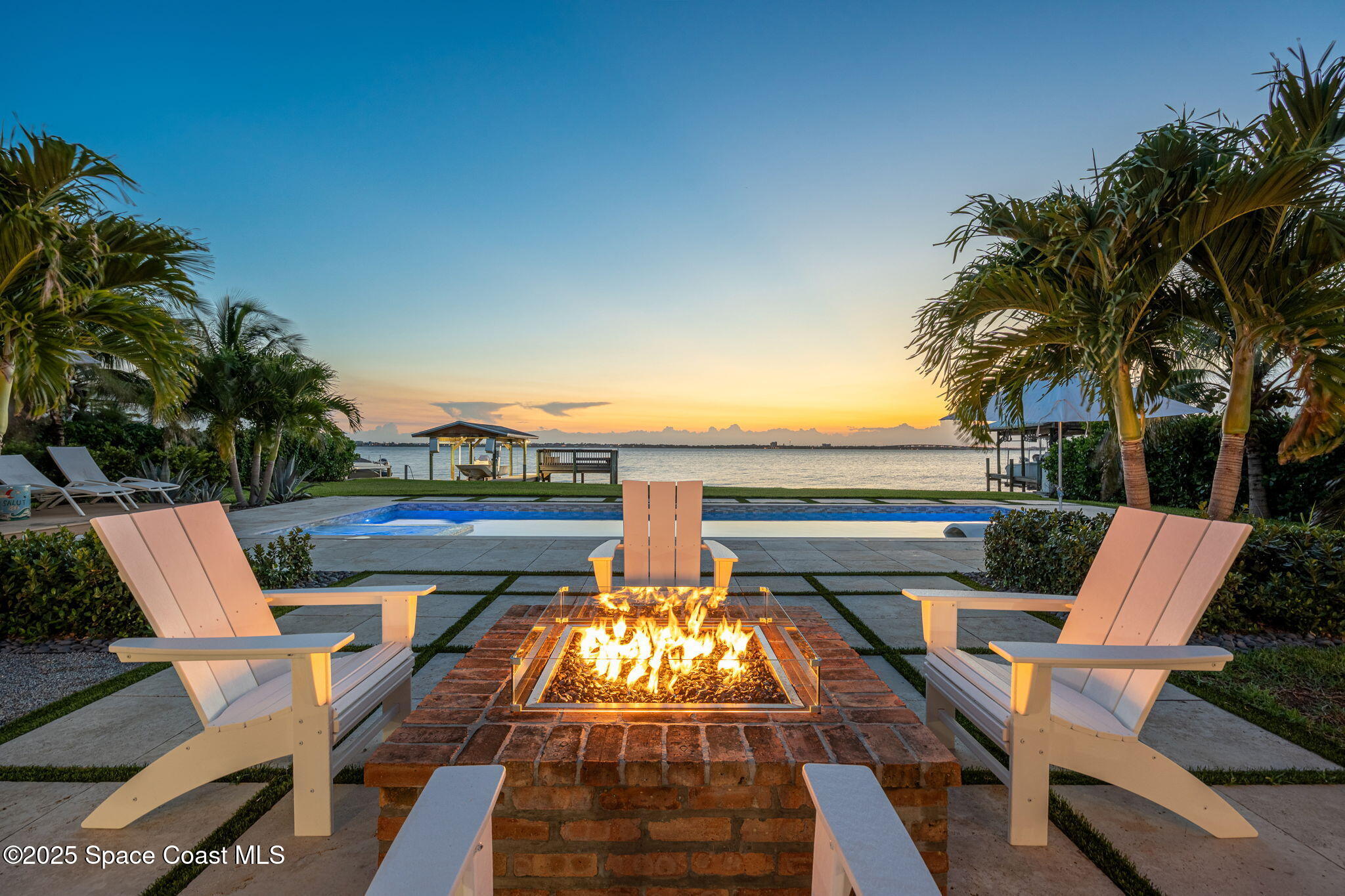 2600 N Riverside Drive