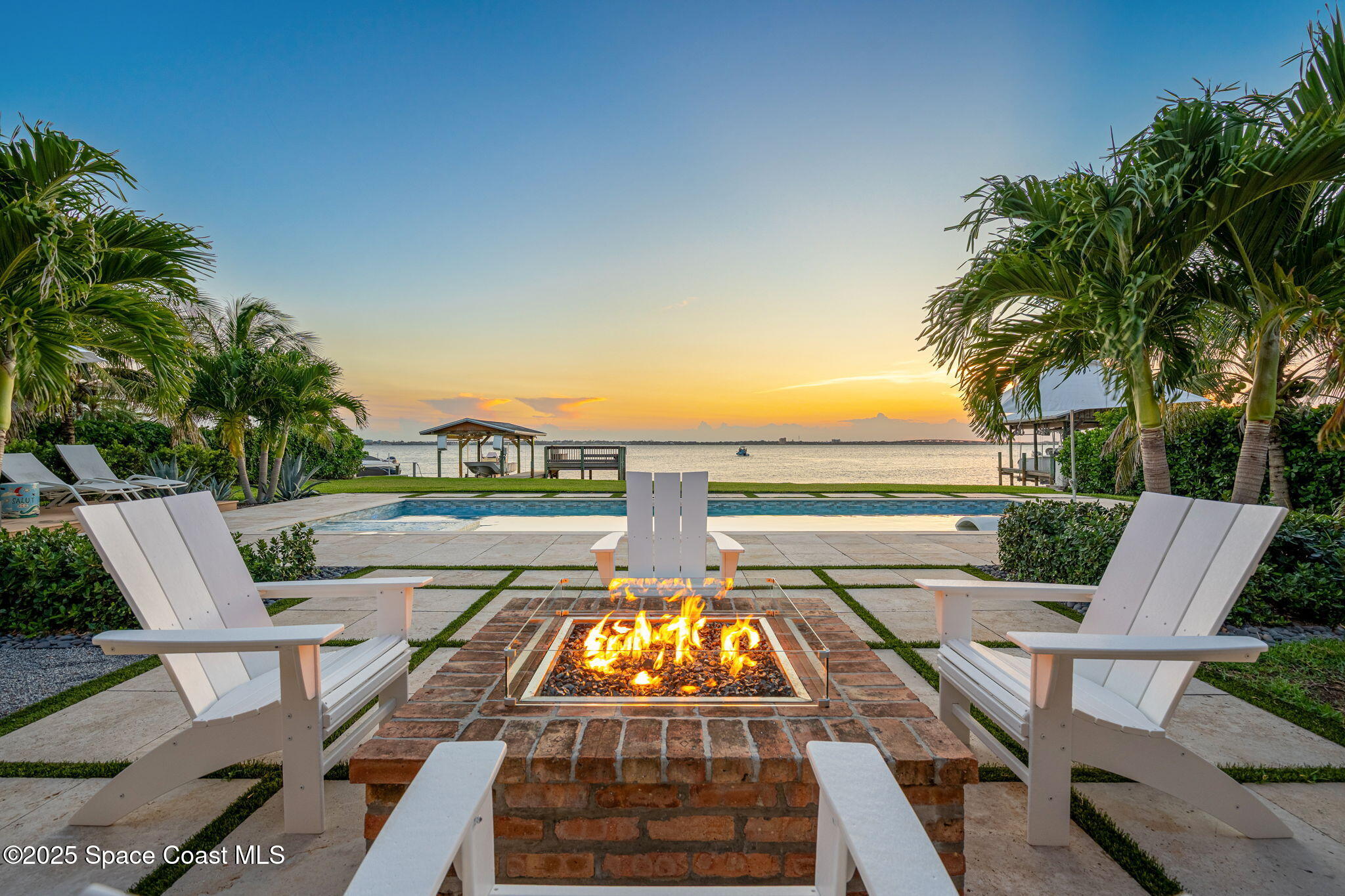 2600 N Riverside Drive