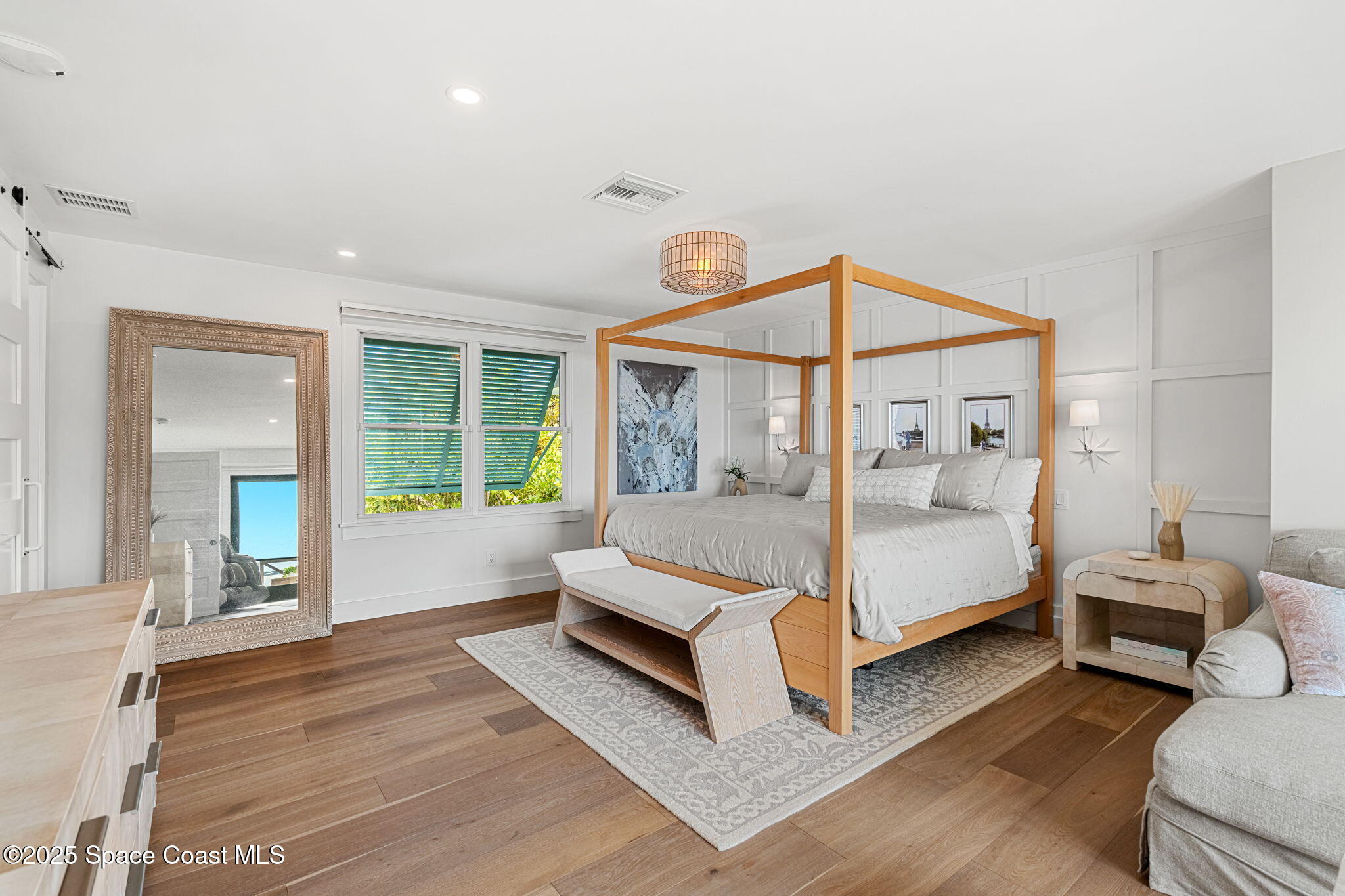 2600 N Riverside Drive