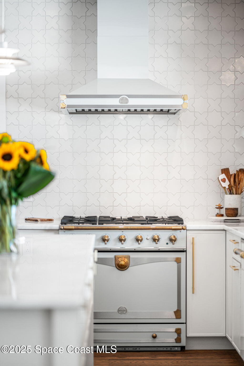 2600 N Riverside Drive