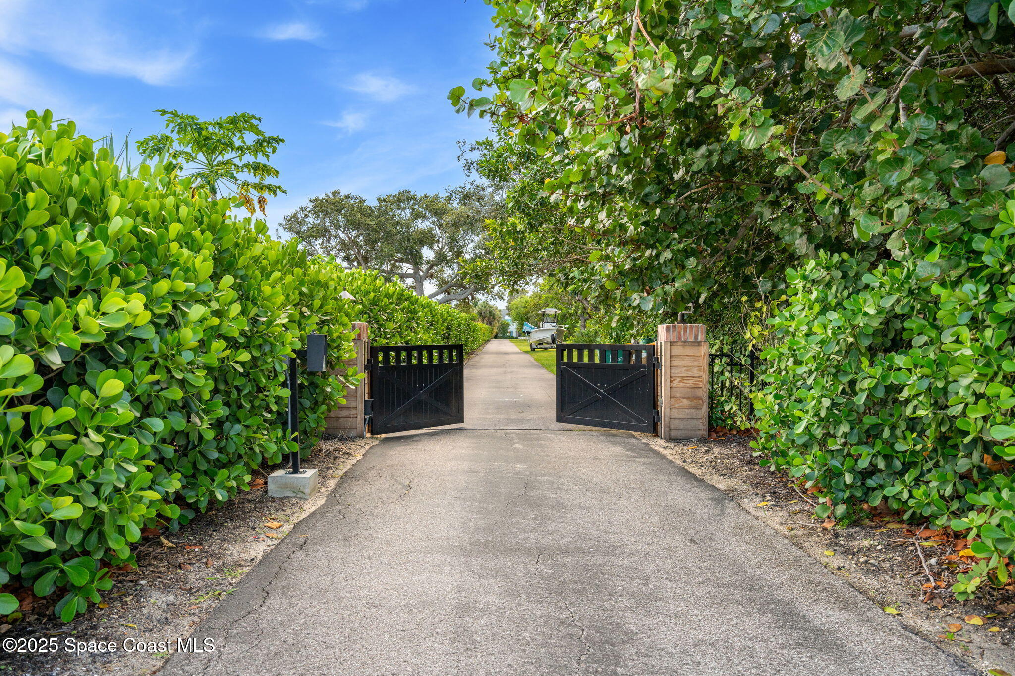 2600 N Riverside Drive