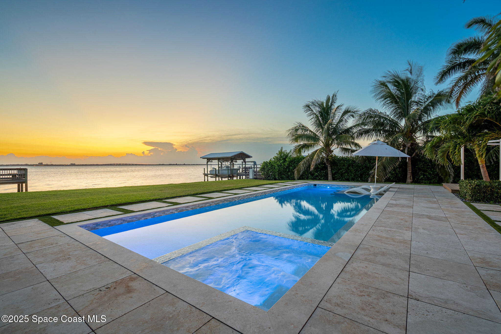 2600 N Riverside Drive