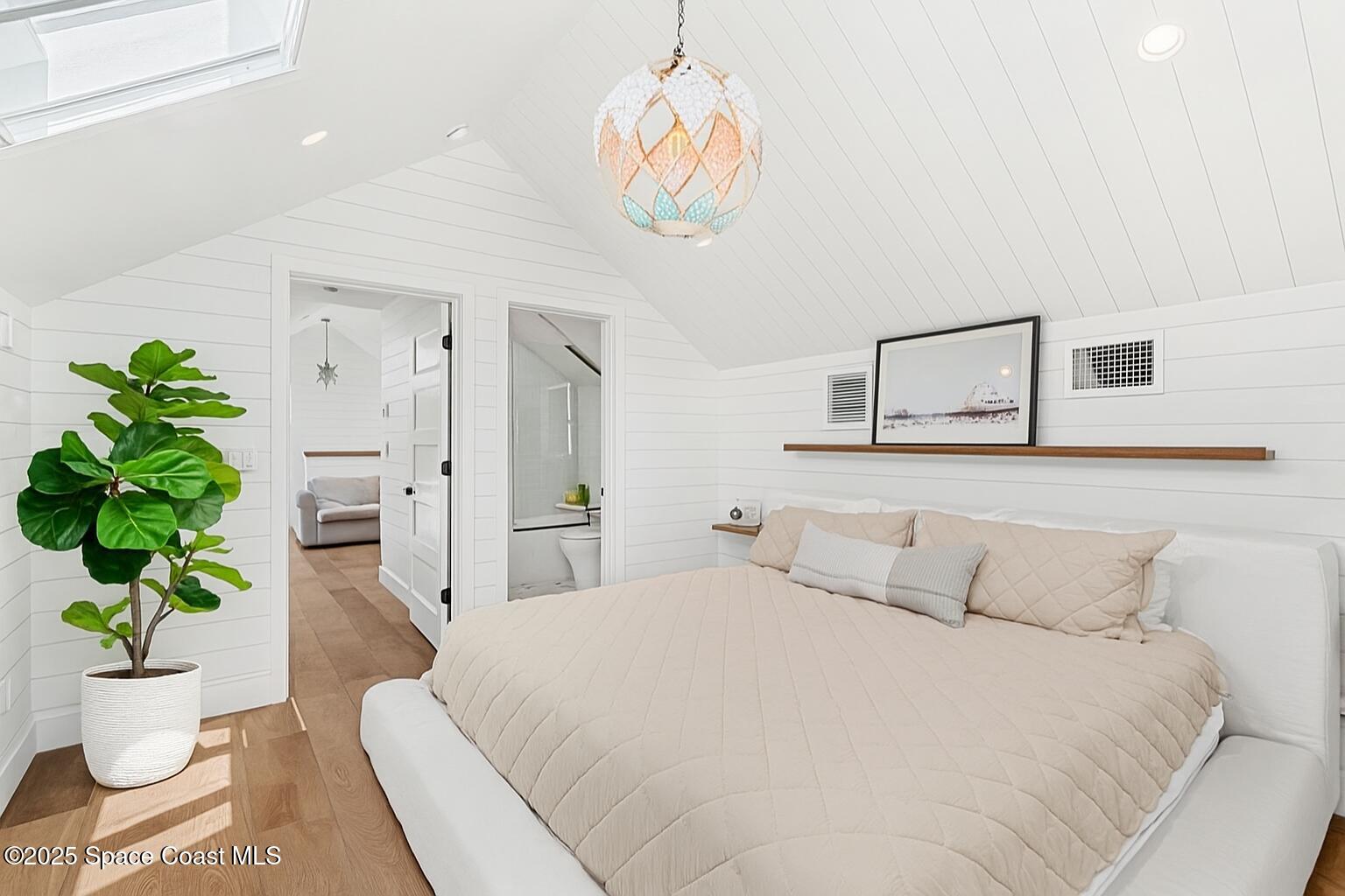 2600 N Riverside Drive