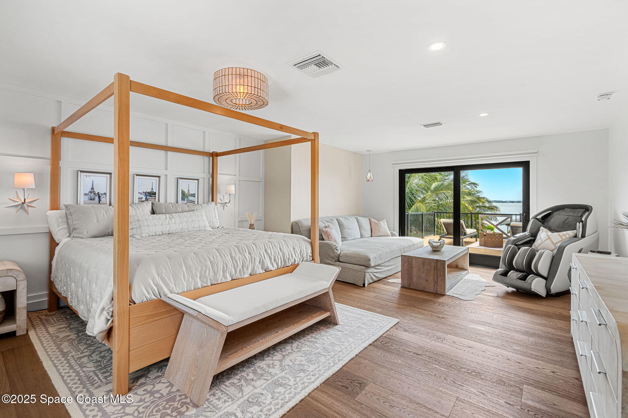 2600 N Riverside Drive