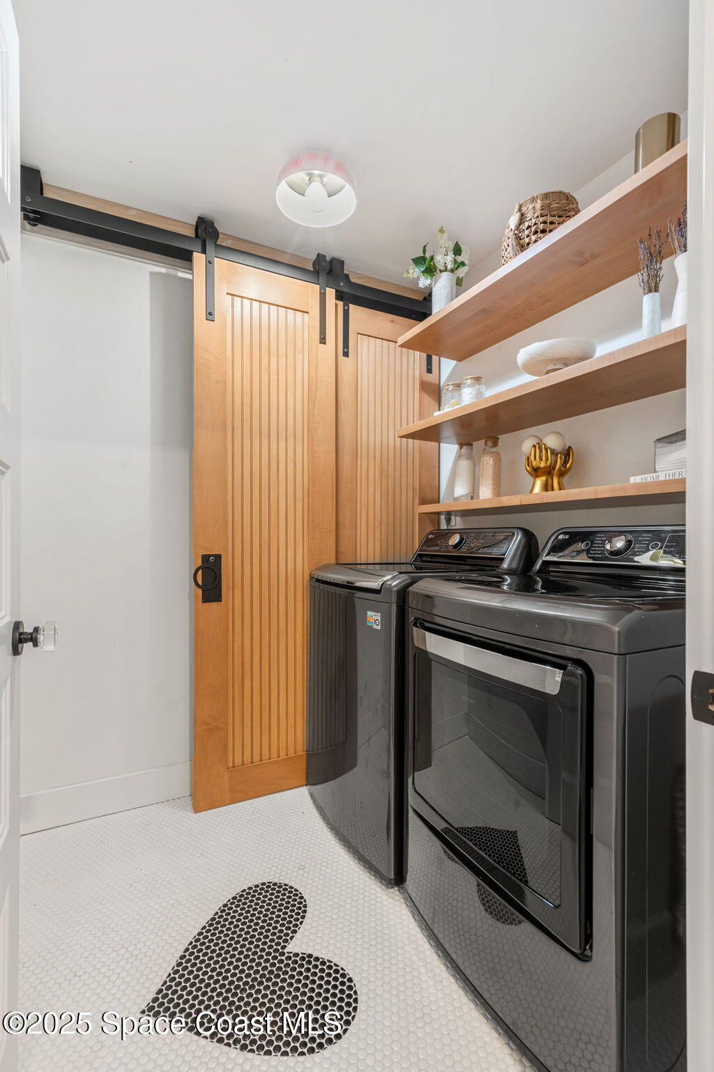 2600 N Riverside Drive