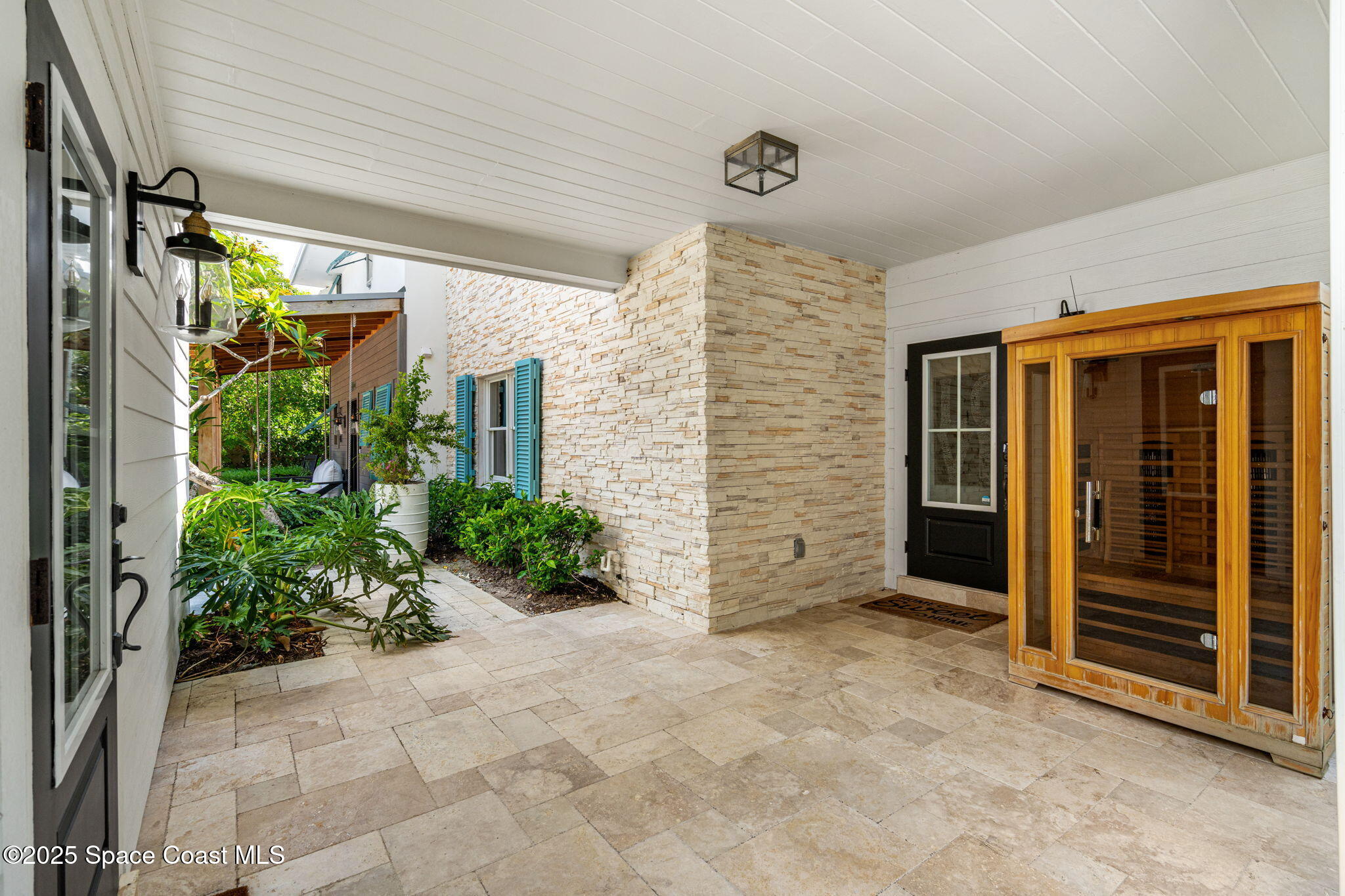 2600 N Riverside Drive