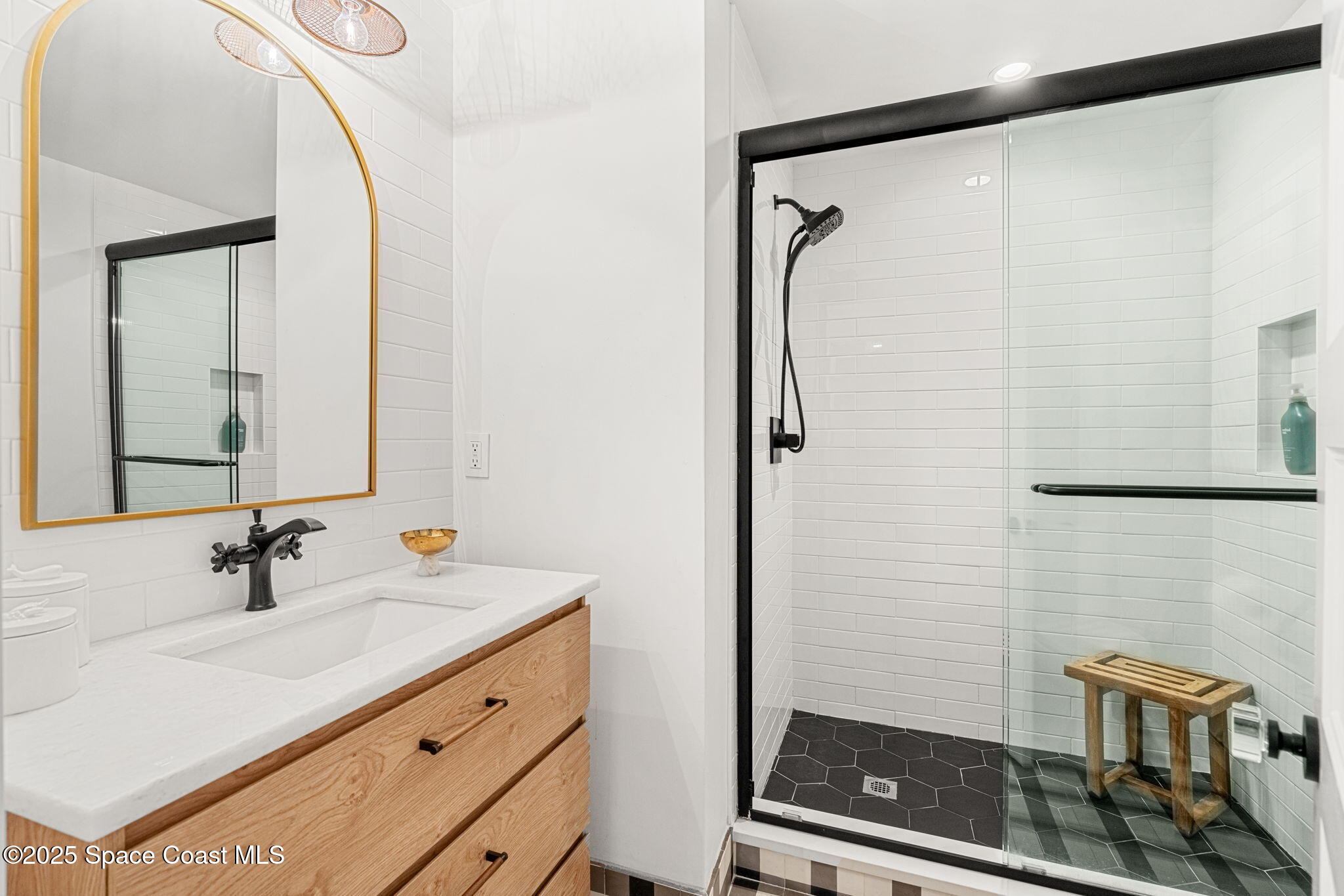 2600 N Riverside Drive