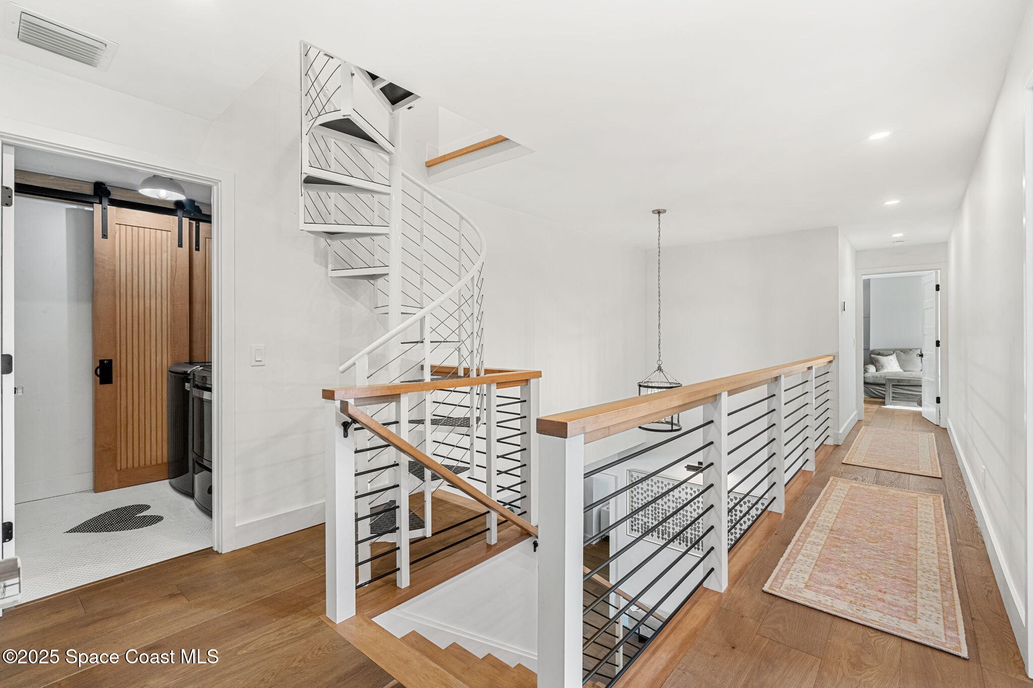 2600 N Riverside Drive