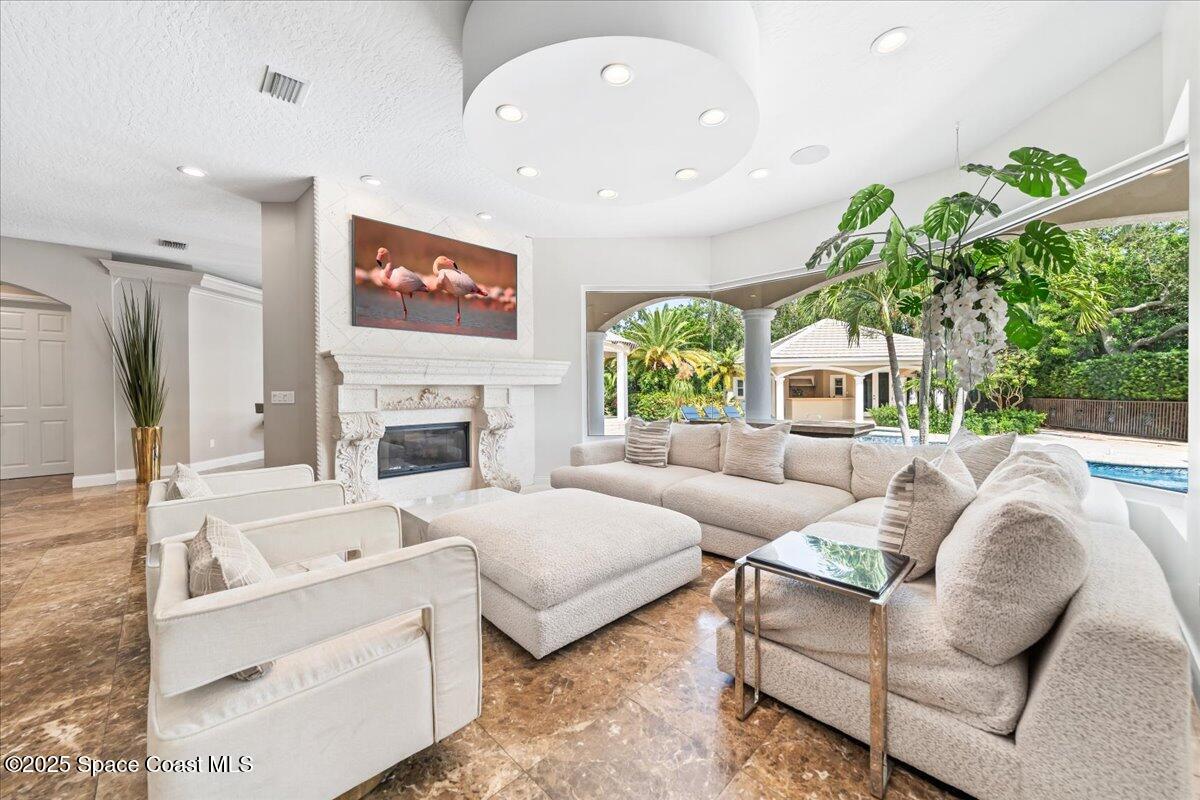 154 Lansing Island Drive
