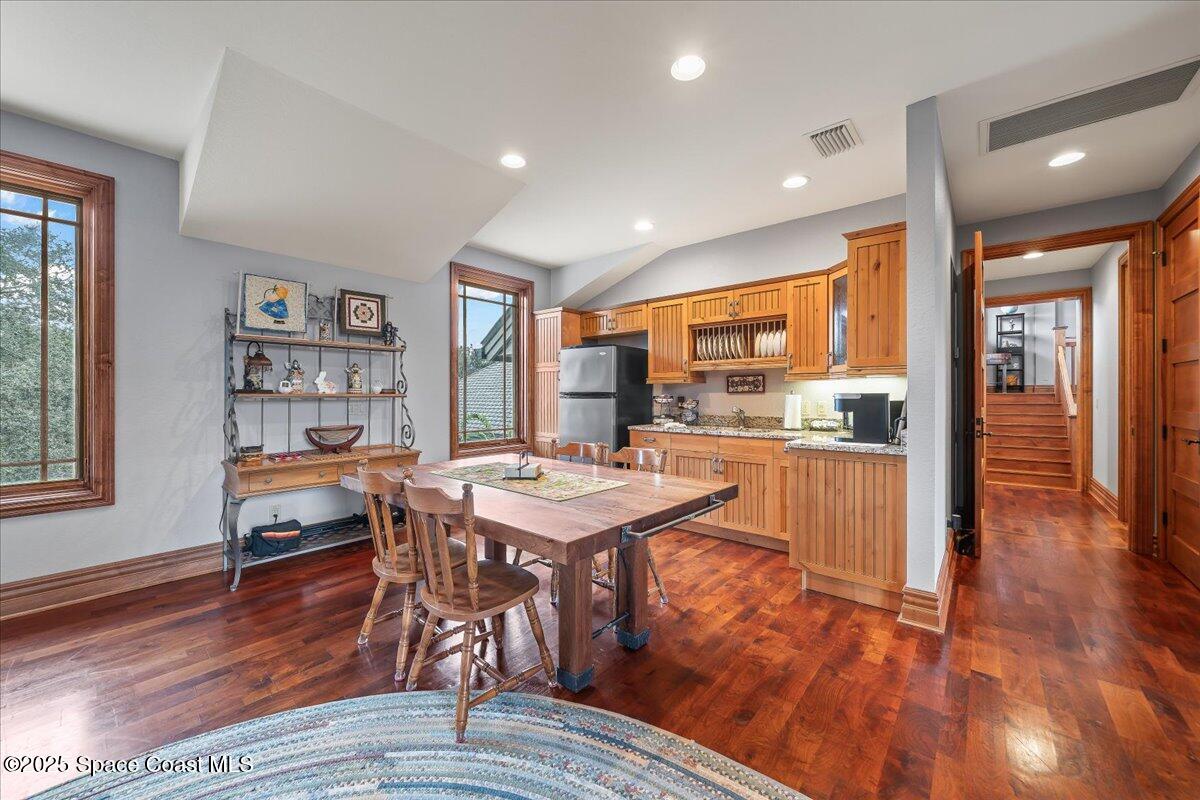 586 Wethersfield Place