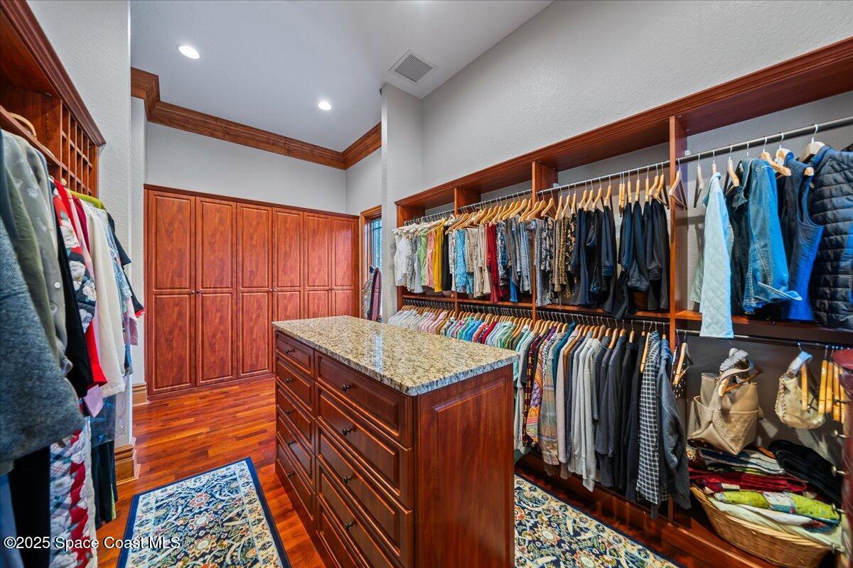 586 Wethersfield Place