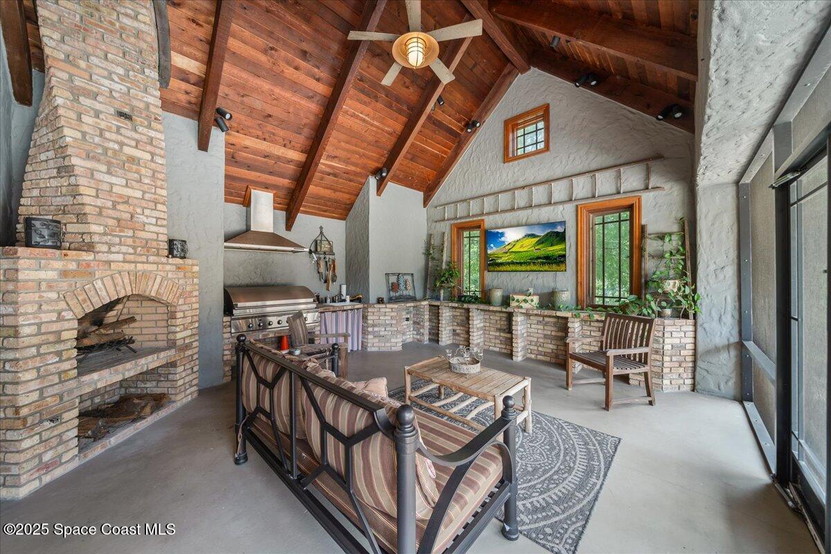 586 Wethersfield Place