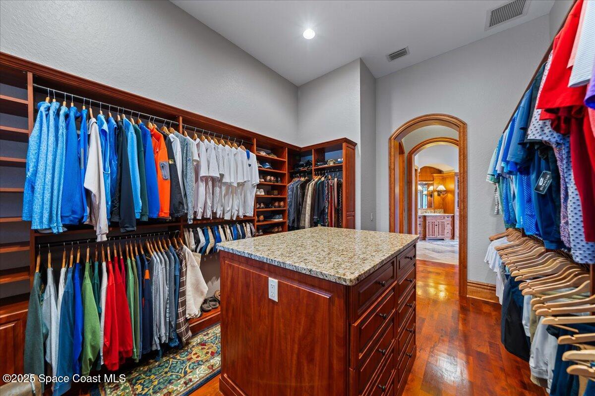 586 Wethersfield Place