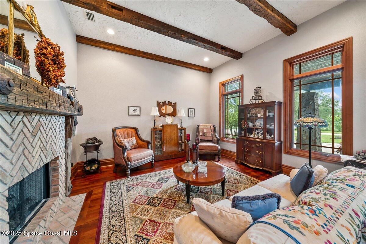 586 Wethersfield Place