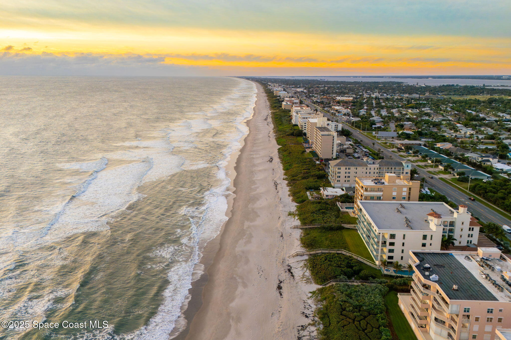 1795 N Highway A1a N, 402