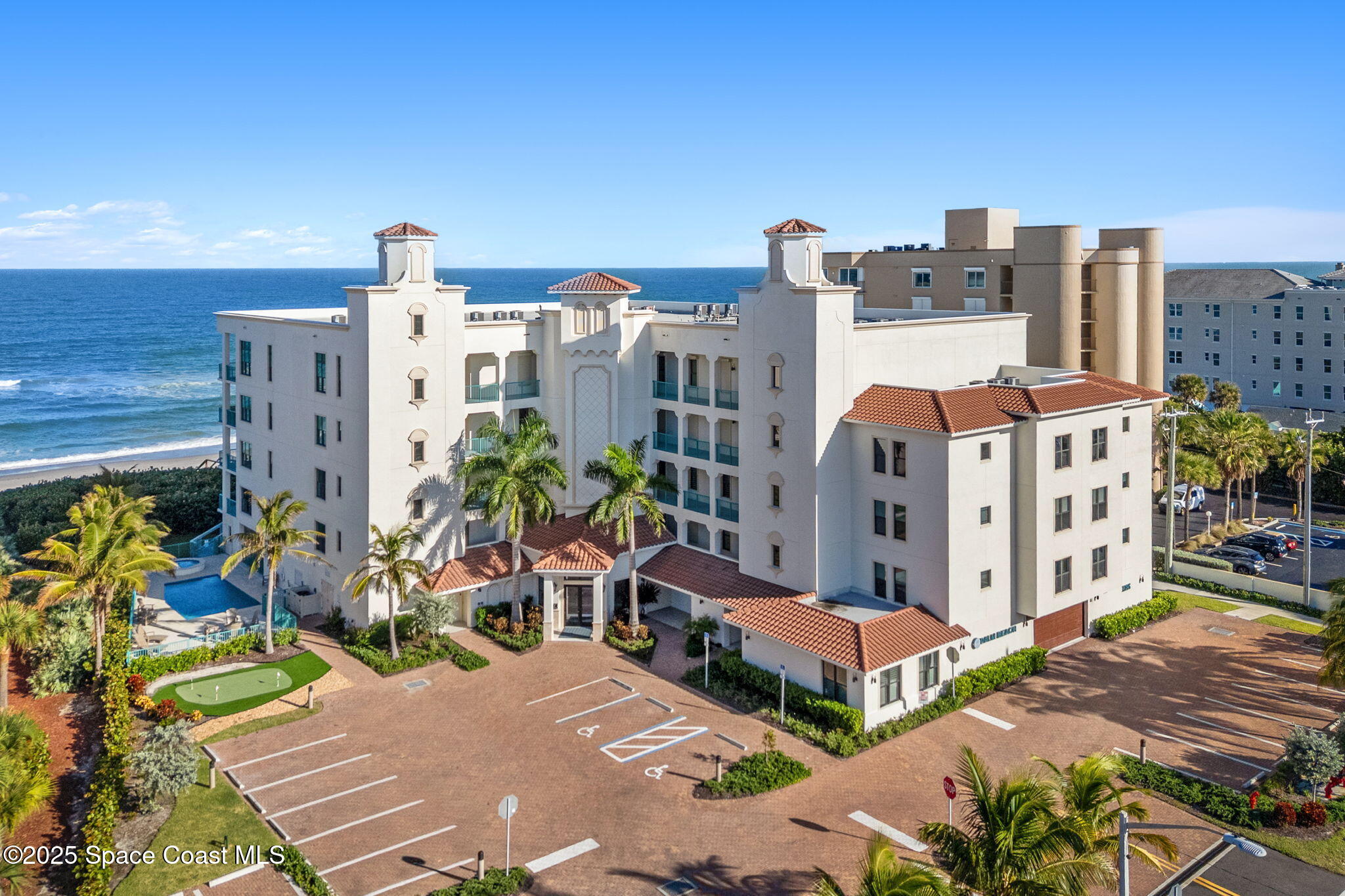 1795 N Highway A1a N, 402