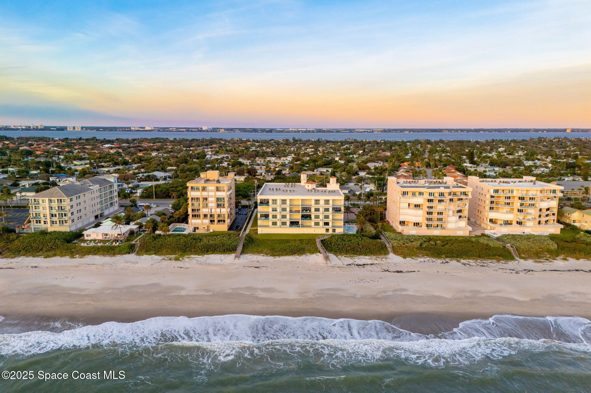 1795 N Highway A1a N, 402