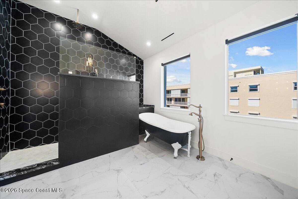 2765 N Highway A1a 504