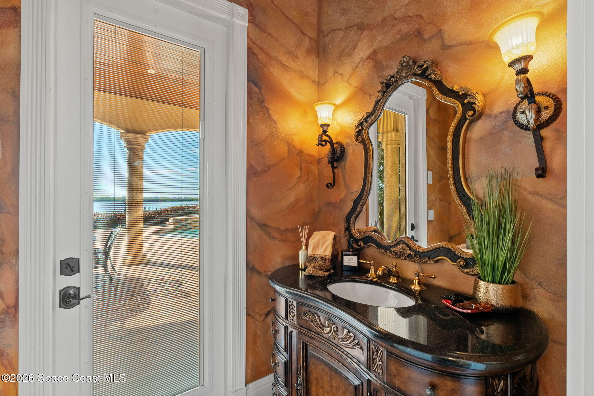 4760 Honeyridge Lane