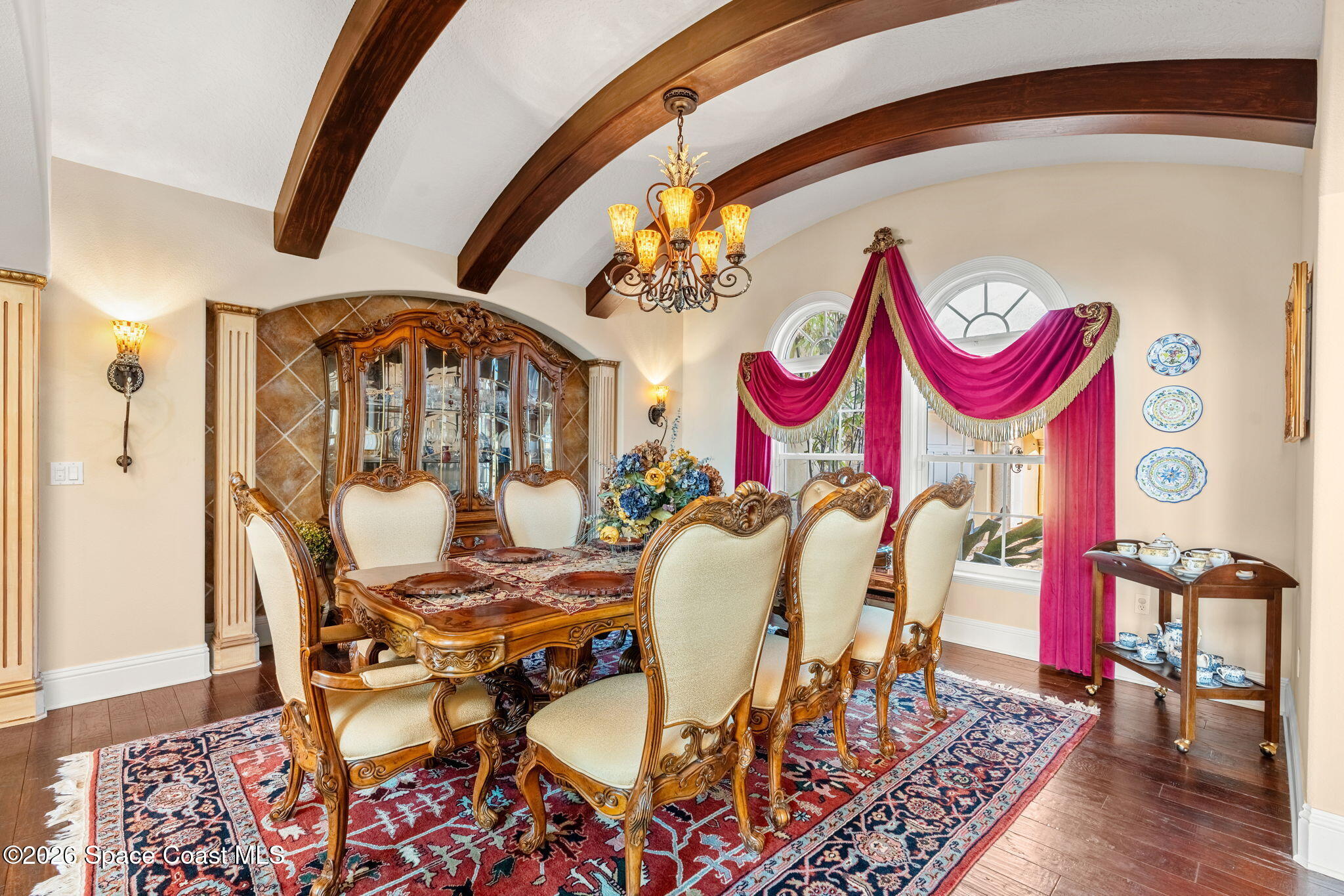 4760 Honeyridge Lane